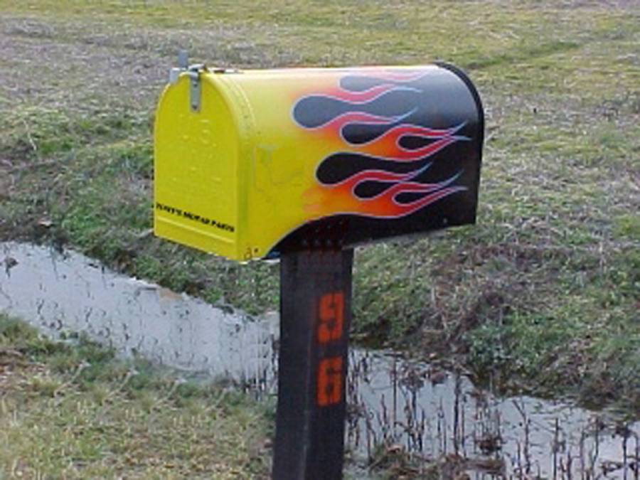 Attached picture Guess who mailbox 01.jpg